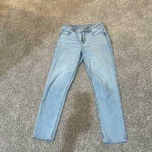 American Eagle Mom Jean